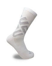 Load image into Gallery viewer, Cloud Dancer 7"